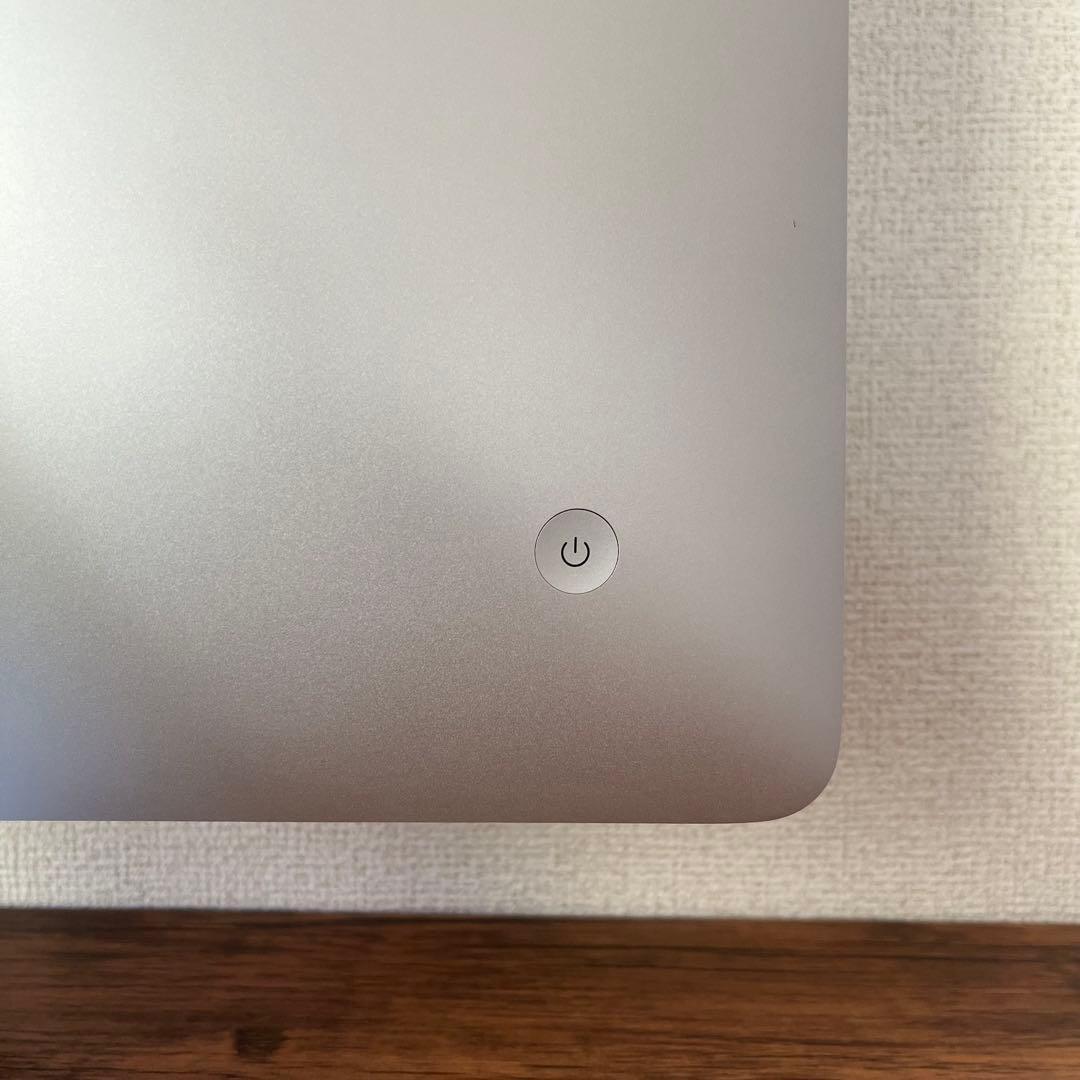 Apple iMac Retina 4K 21.5インチ　(2017)