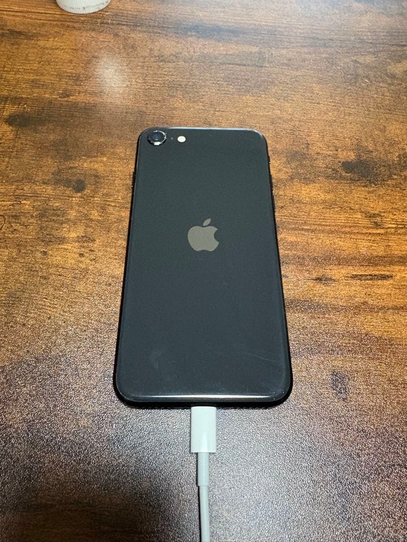 iPhone se (第二世代) 64GB 本体