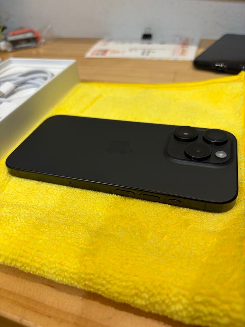 iPhone 15Pro ブラック128GB SIMフリー　即日発送致します