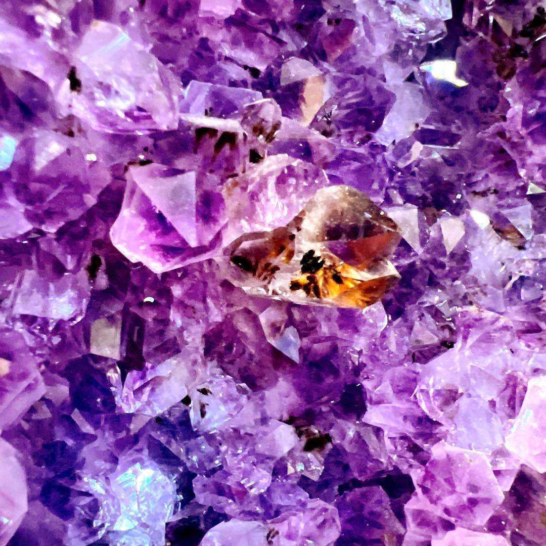 アメジストドーム　天然石　大型　高さ54cm 横幅23.5cm 奥行き22cm