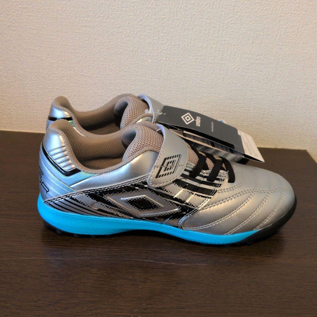 【2足セット】21.5 & 22cm umbro GAINA5 サッカーシューズ