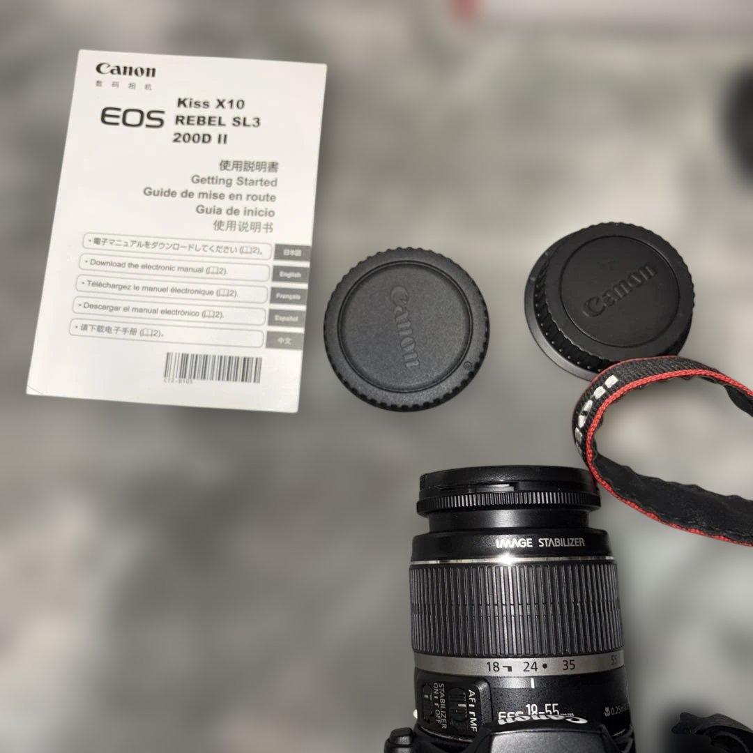 Canon EOS Kiss X10 本体と付属品