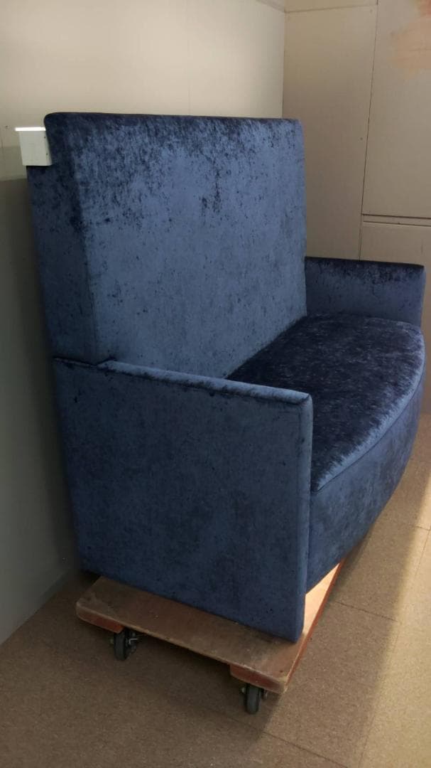 ☆送料無料☆ ハイバックソファ / 造作家具 / 照明付 / 展示品