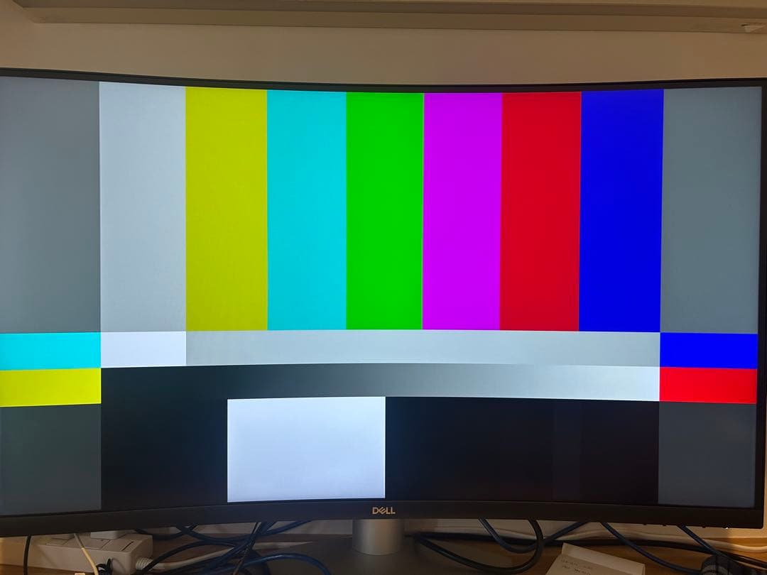 DELL 31.5インチ 4K 曲面モニター