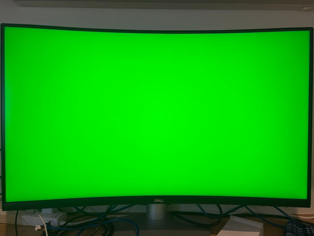 DELL 31.5インチ 4K 曲面モニター