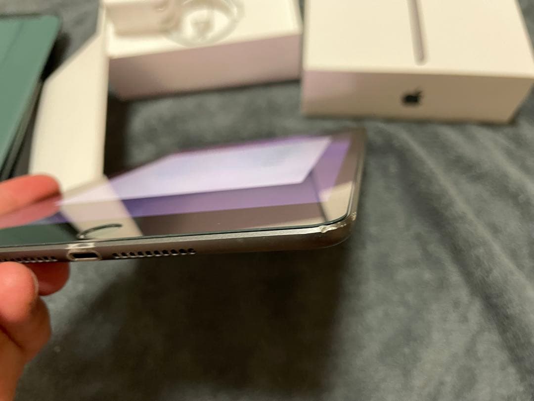 【画面割れ、欠け】iPad mini5/箱付き