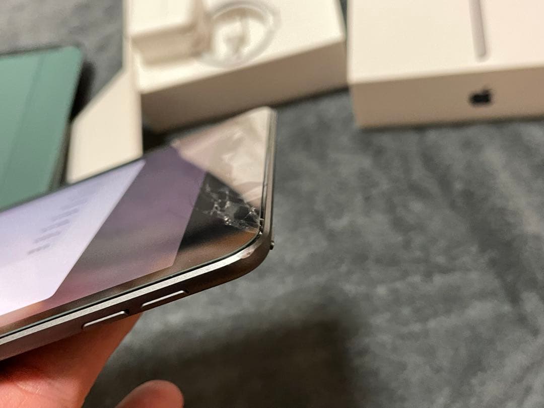 【画面割れ、欠け】iPad mini5/箱付き