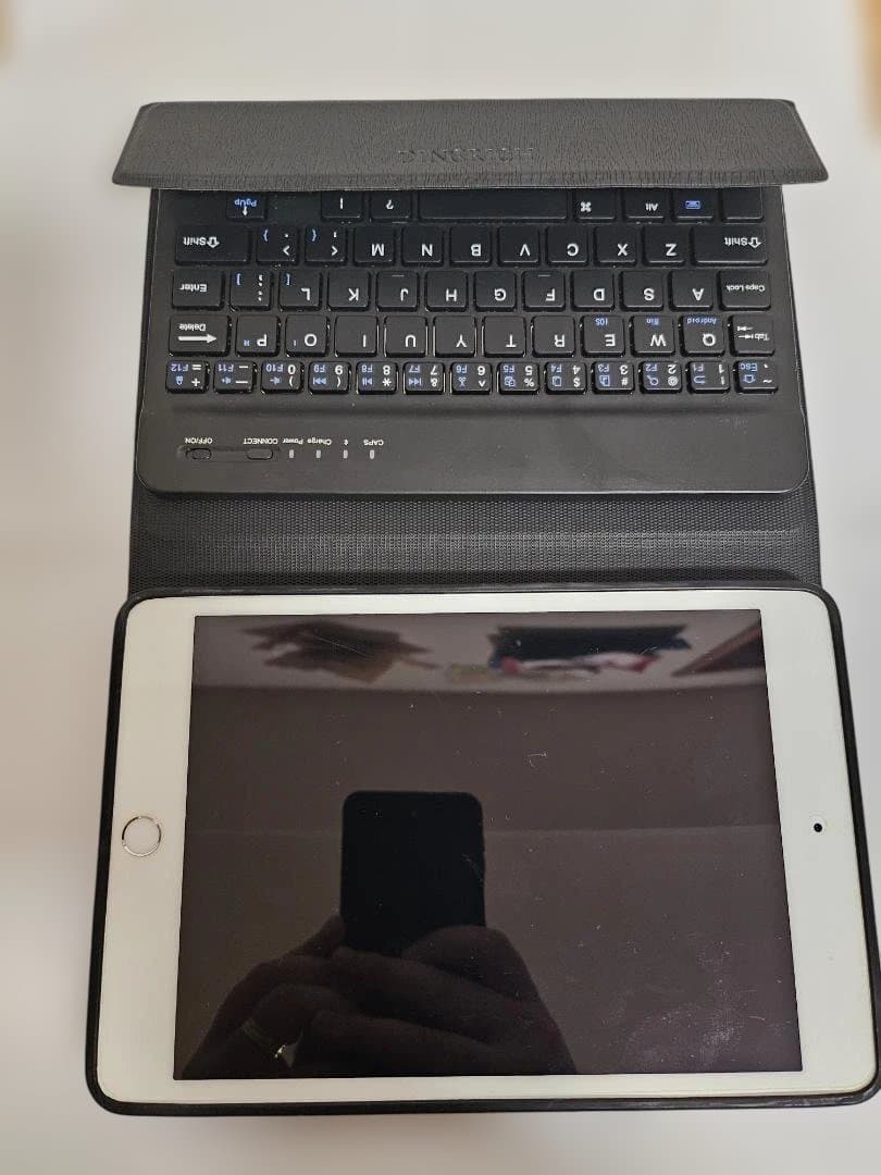 iPad mini 4 32GB ＋Bluetoothキーボード＋ケース