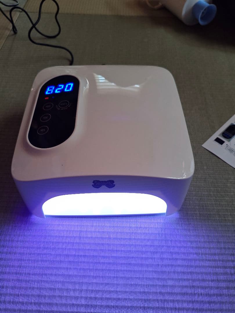 リーフジェル　コードレスLEDライト　ネイルライト