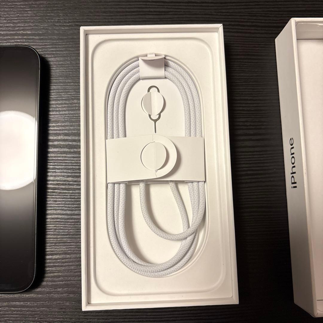 iPhone16e 本体 128GB フィルムカバー付き ブラック