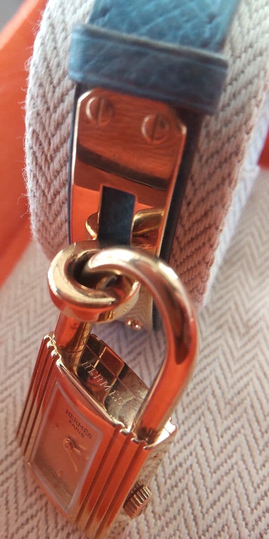 ♛ エルメス HERMÈS ケリーウォッチ 青・ ゴールド ♛