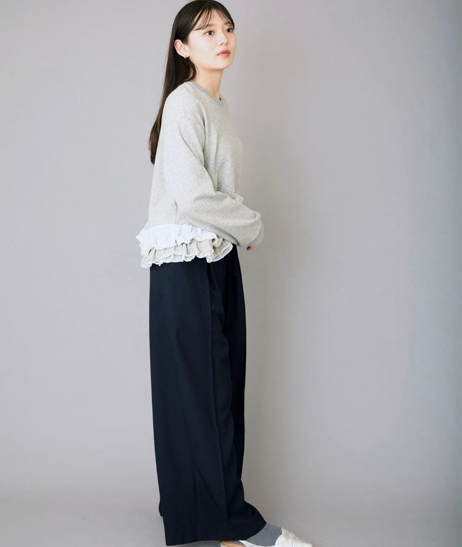 AVIE フリルデザインスウェット