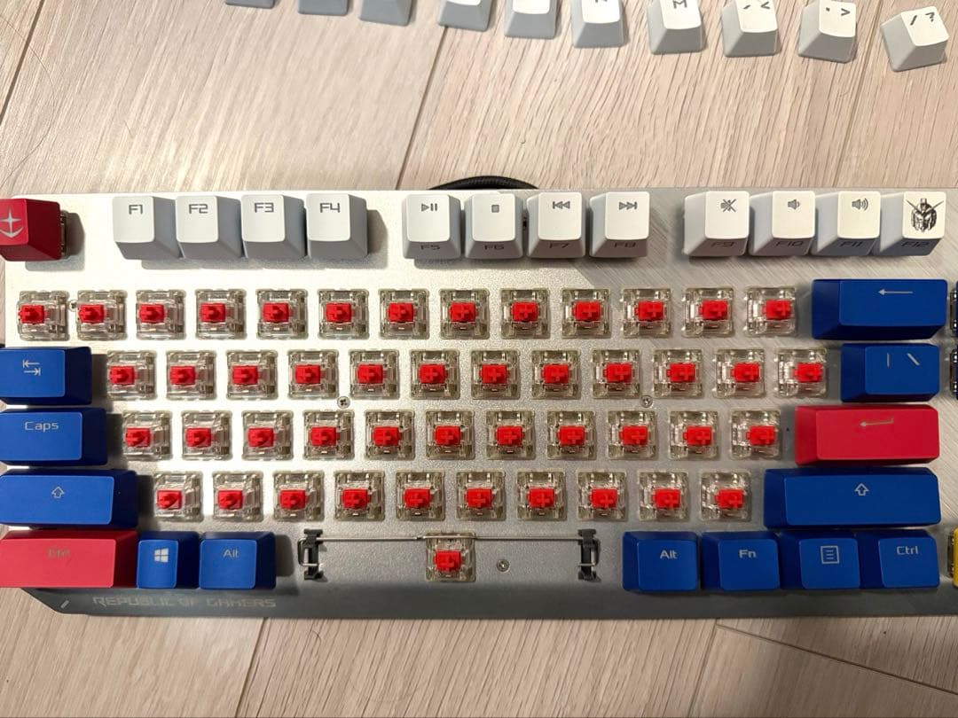 ASUS キーボード ROG Strix Scope TKL GUNDAM