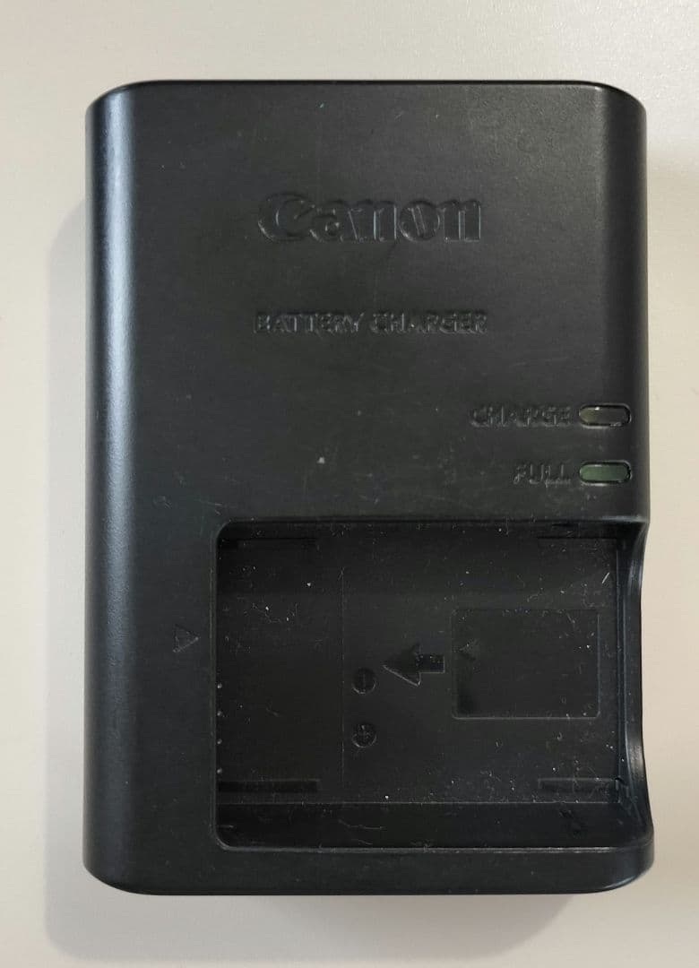 ユ*キ様 レア良品　Canon ミラーレス一眼 ホワイト