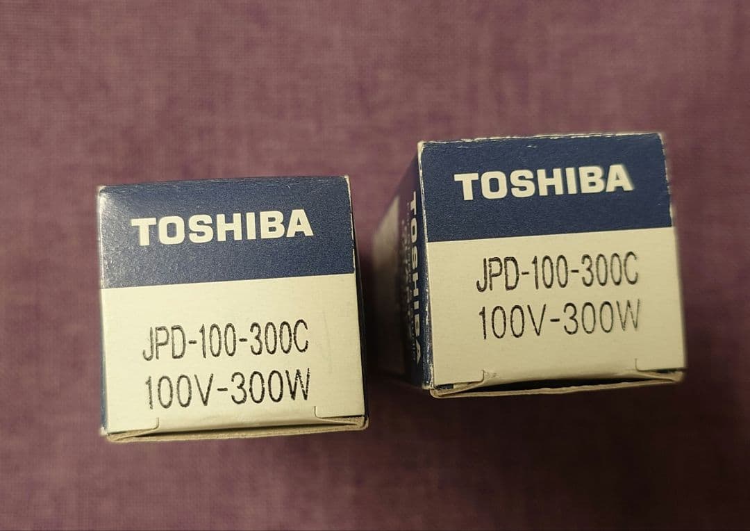 TOSHIBA クォーツハロゲランランプJPD100-300-C