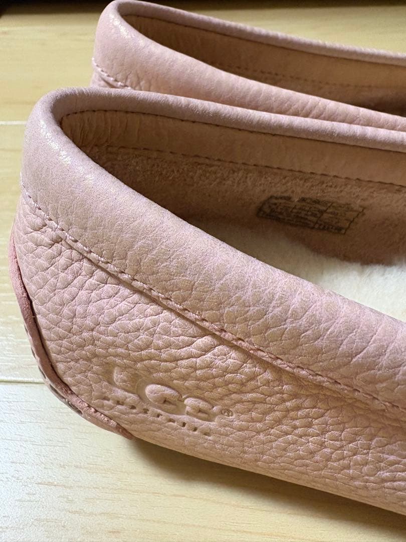 未使用品　UGG モカシン　ローファー