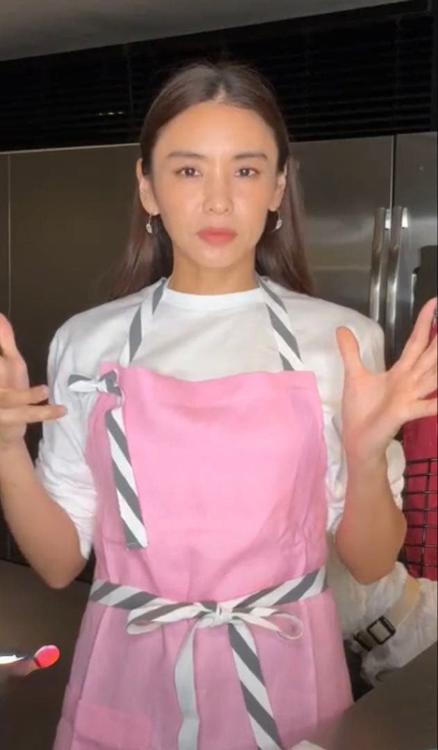 滝沢眞規子さんエプロン♪ピンク