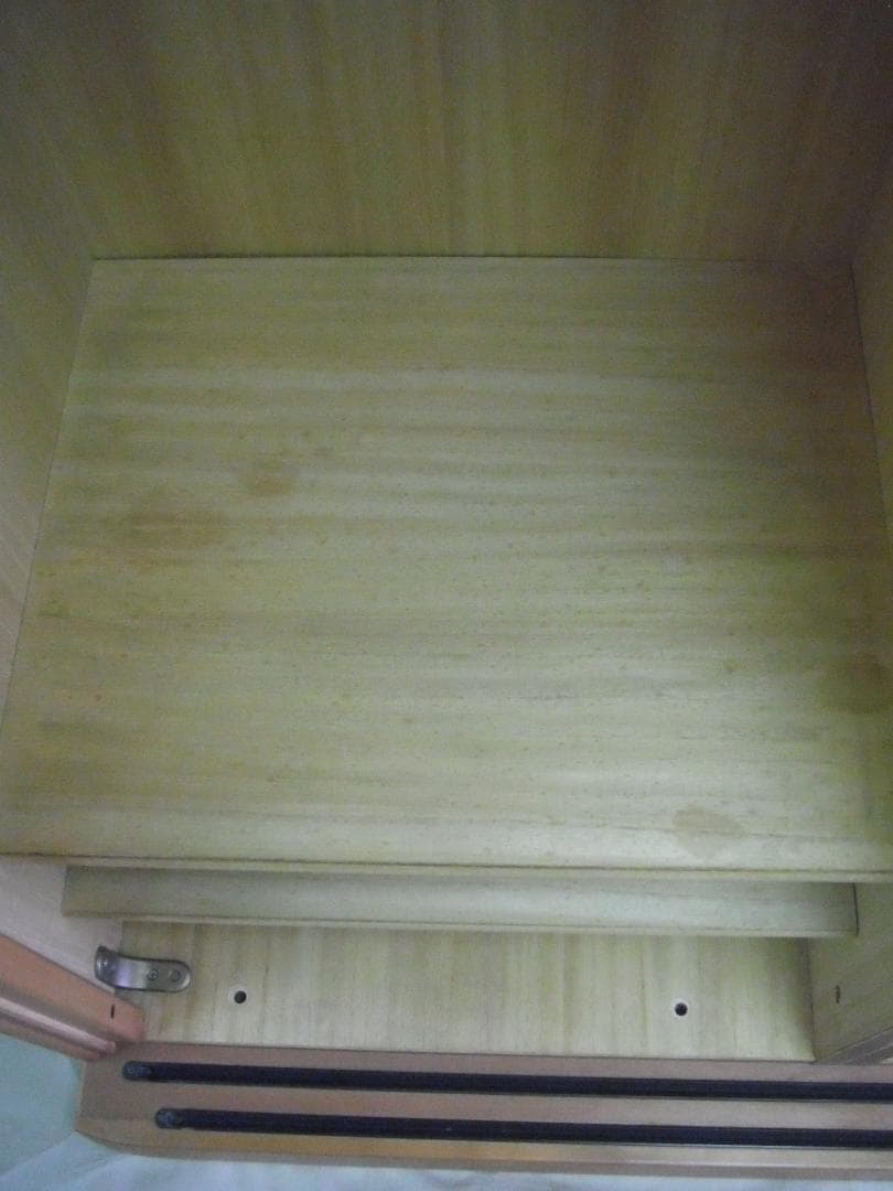 「新古品」ワードロープ・正面サクラ無垢材