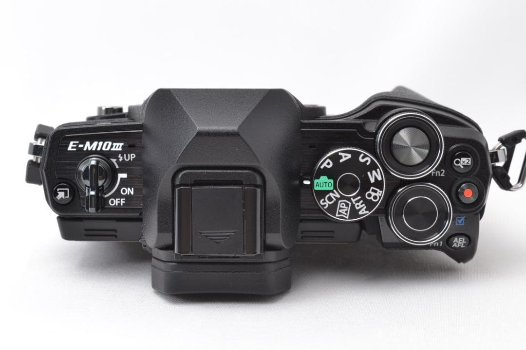 ■ ほぼ新品 ■ オリンパス　OM-D E-M10 Mark Ⅲ ダブルズーム