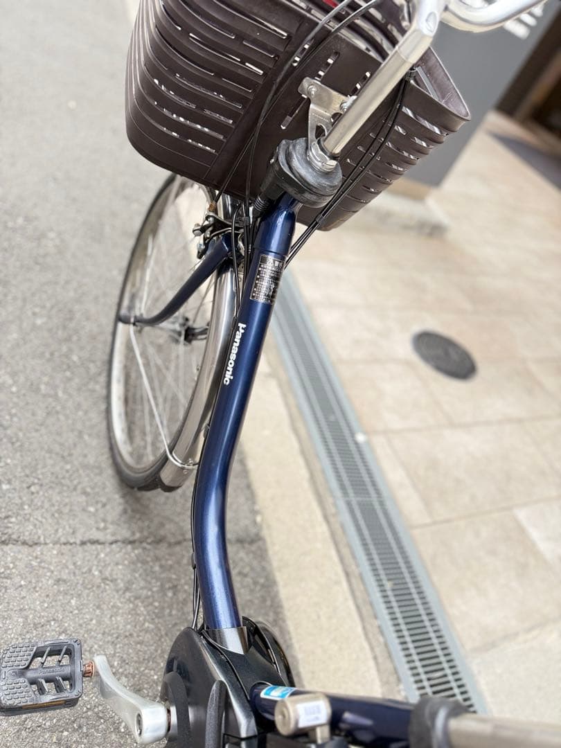 大阪府　パナソニック　電動アシスト自転車 ネイビー 前カゴ付き　24インチ