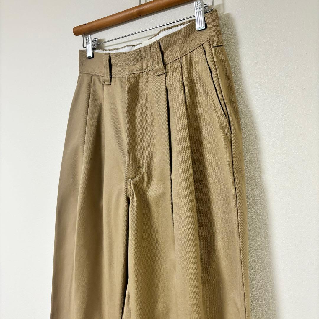 美品　ザシンゾーン　タックチノ　トムボーイパンツ ベージュ　ツータック