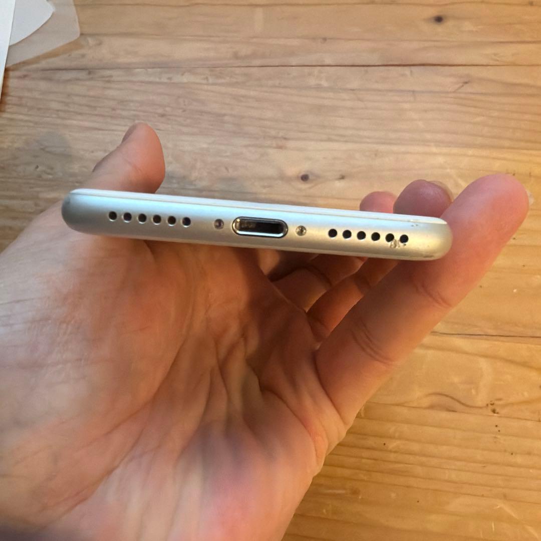 Apple iPhone 8 本体