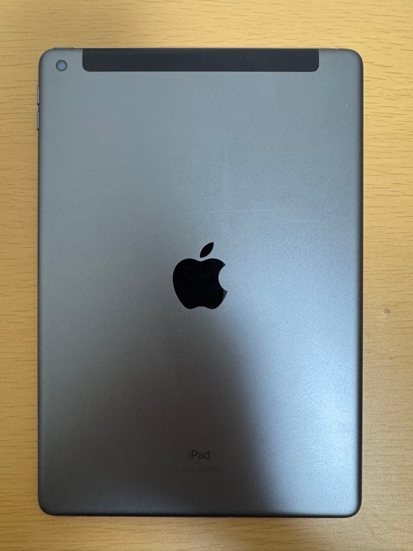 SIMフリーiPadスペースグレー 第8世代Wi-Fiセルラー32GB