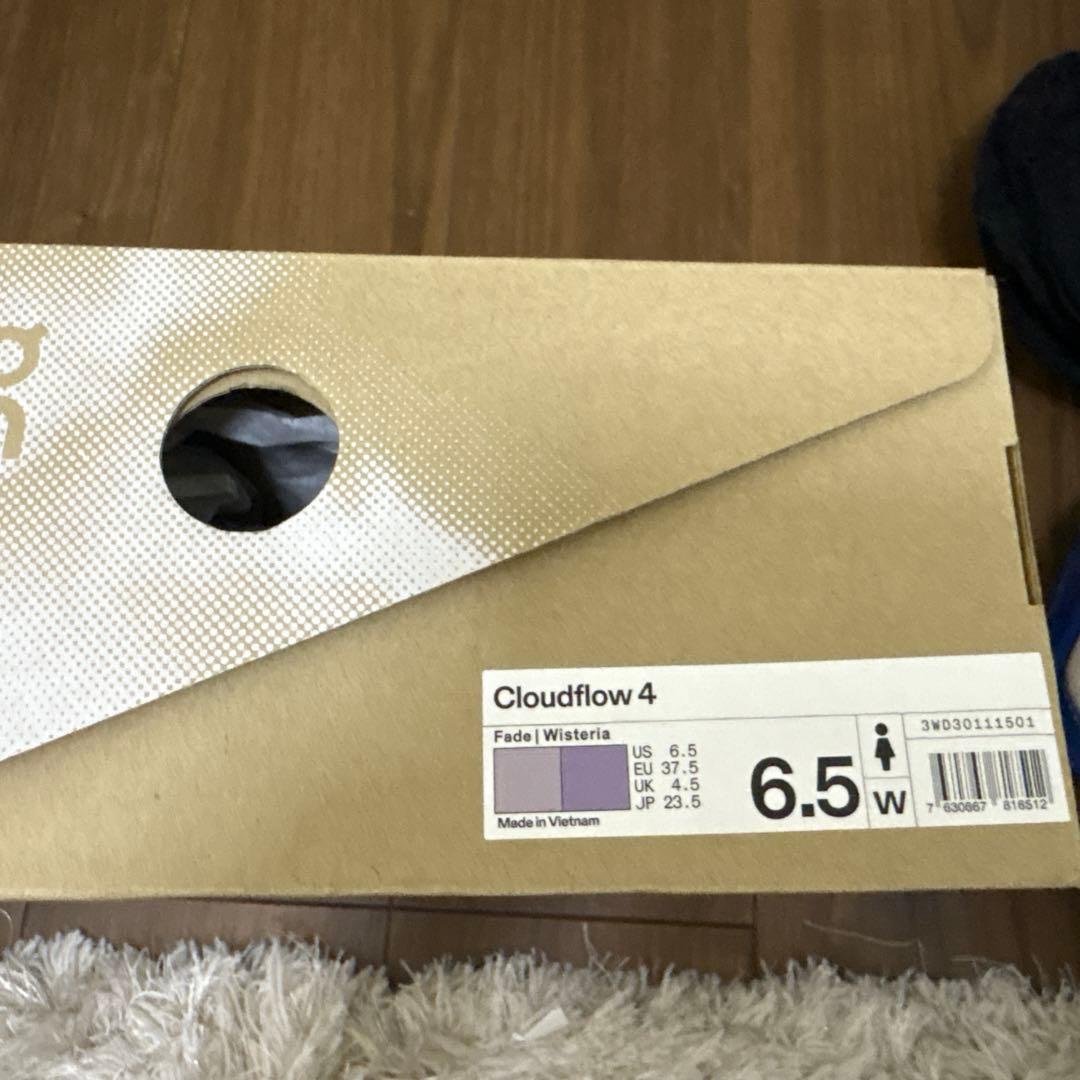 オン On Cloudflow 4 靴 女性 陸上・ランニング23.5cm 新品