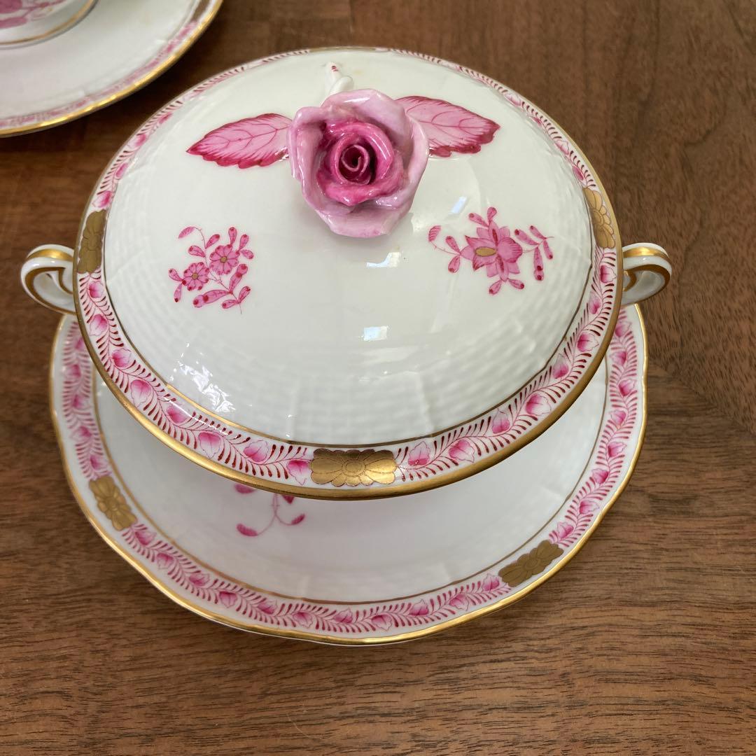 ヘレンド　アポニーピンクの蓋付きスープカップとソーサー2個セット