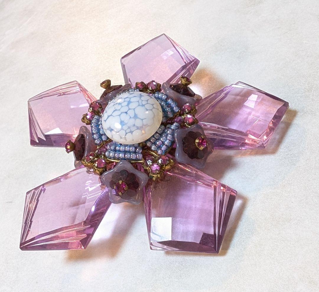 No.0335　スタンレーハグラー　ピンクパープル　ブローチ