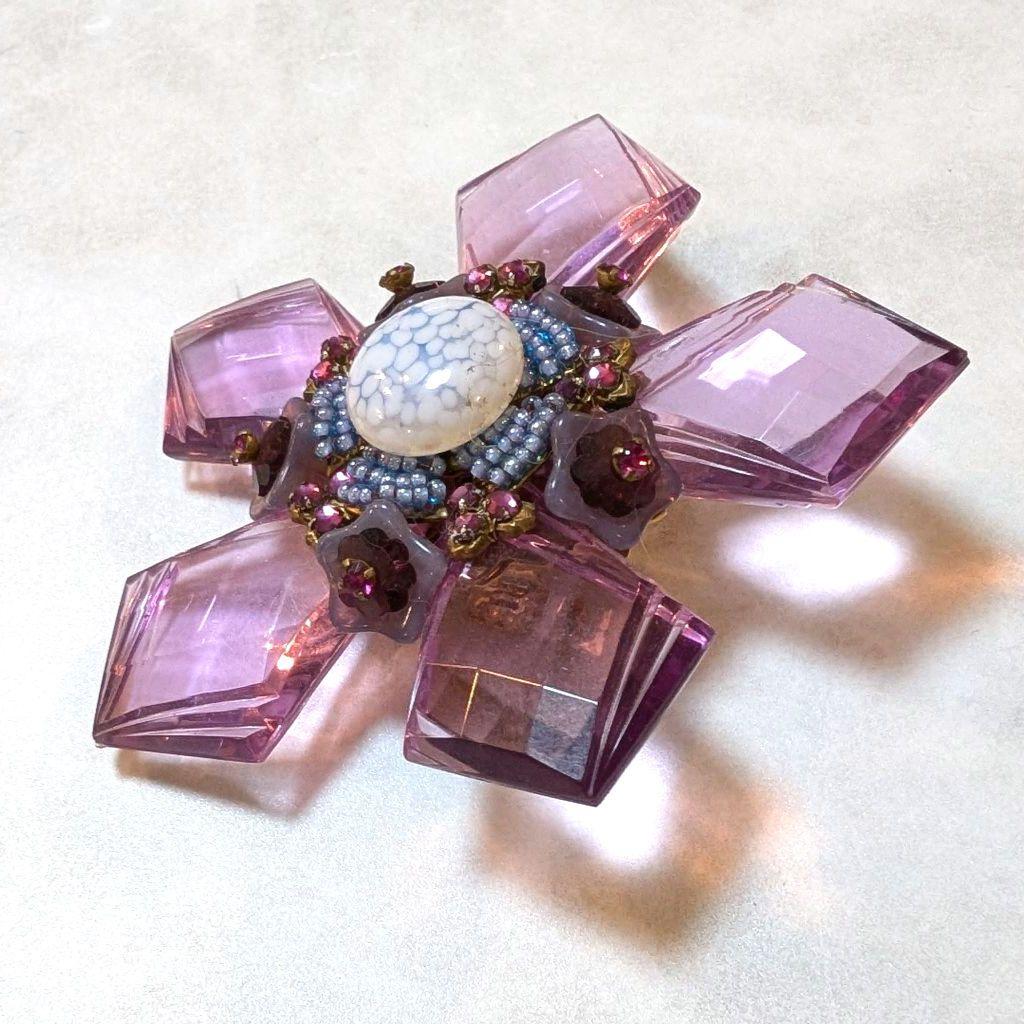 No.0335　スタンレーハグラー　ピンクパープル　ブローチ