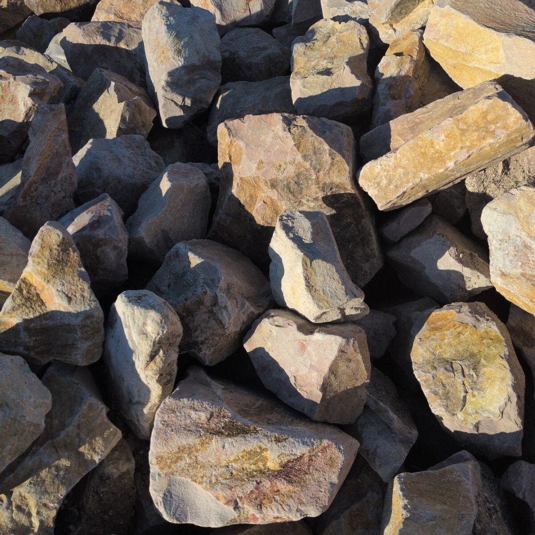 新潟産　桜石　300キロ　庭石　鑑賞石 石　石材　割栗石　庭　ガーデニング