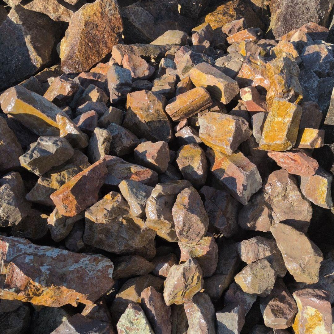 新潟産　桜石　300キロ　庭石　鑑賞石 石　石材　割栗石　庭　ガーデニング