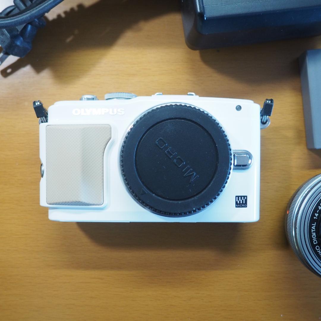 OLYMPUS E-PL5 ミラーレス一眼 ホワイト　レンズ付き　ジャンク扱い
