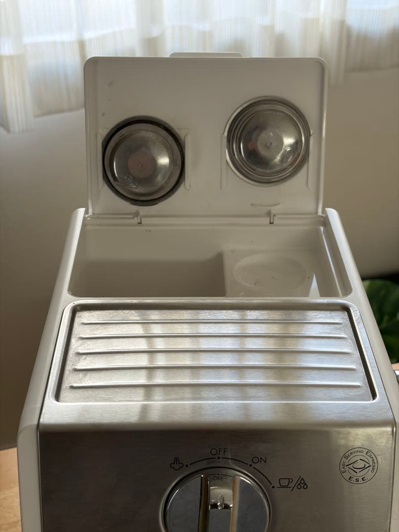 『最終』デロンギ　エスプレッソ　カプチーノメーカー　ECP3220J-W