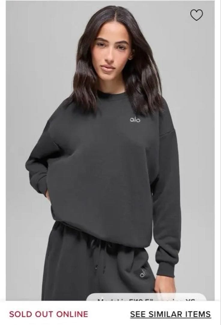 完売カラー　alo yoga クルーネックプルオーバー　ダークグレー