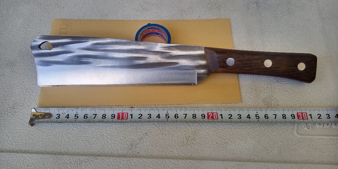 骨切り包丁 波模様鋼 20cm 木製ハンドル約６００g有ります