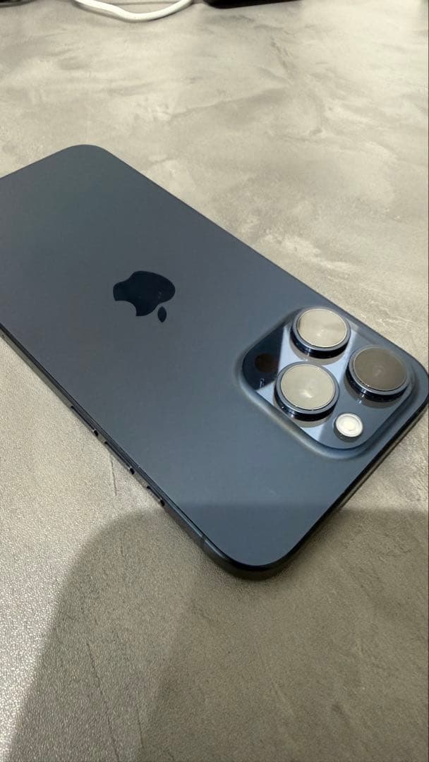 iPhone 15ProMaxブルーチタニウム 本体