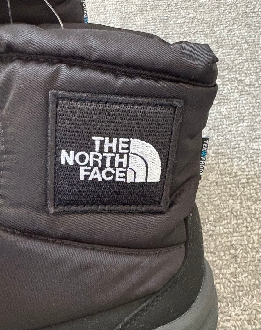 ノースフェイス　Nuptse Bootie WP Logo short 24新品