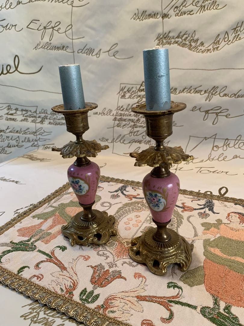 フランス製　アンティークのセーブル焼のペアのキャンドルスタンド！陶器が素敵です！