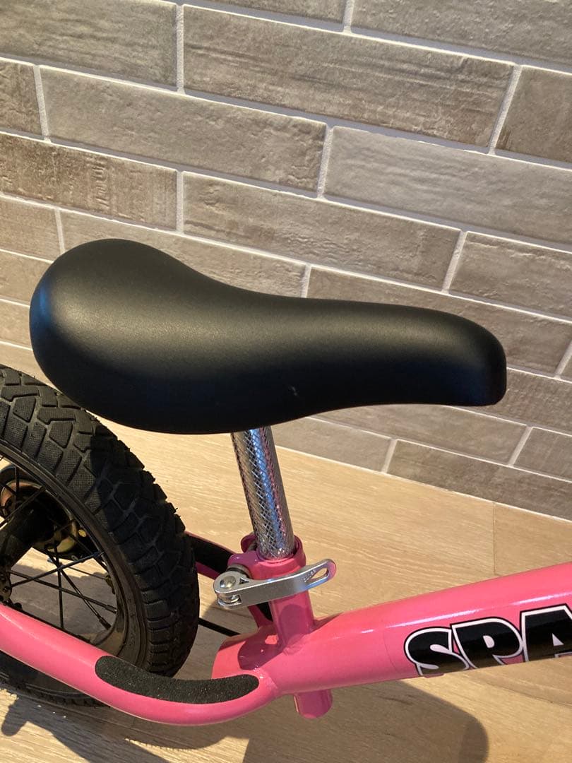 SPARKY スパーキー　キックバイク　ピンク　ブレーキ　スタンド付