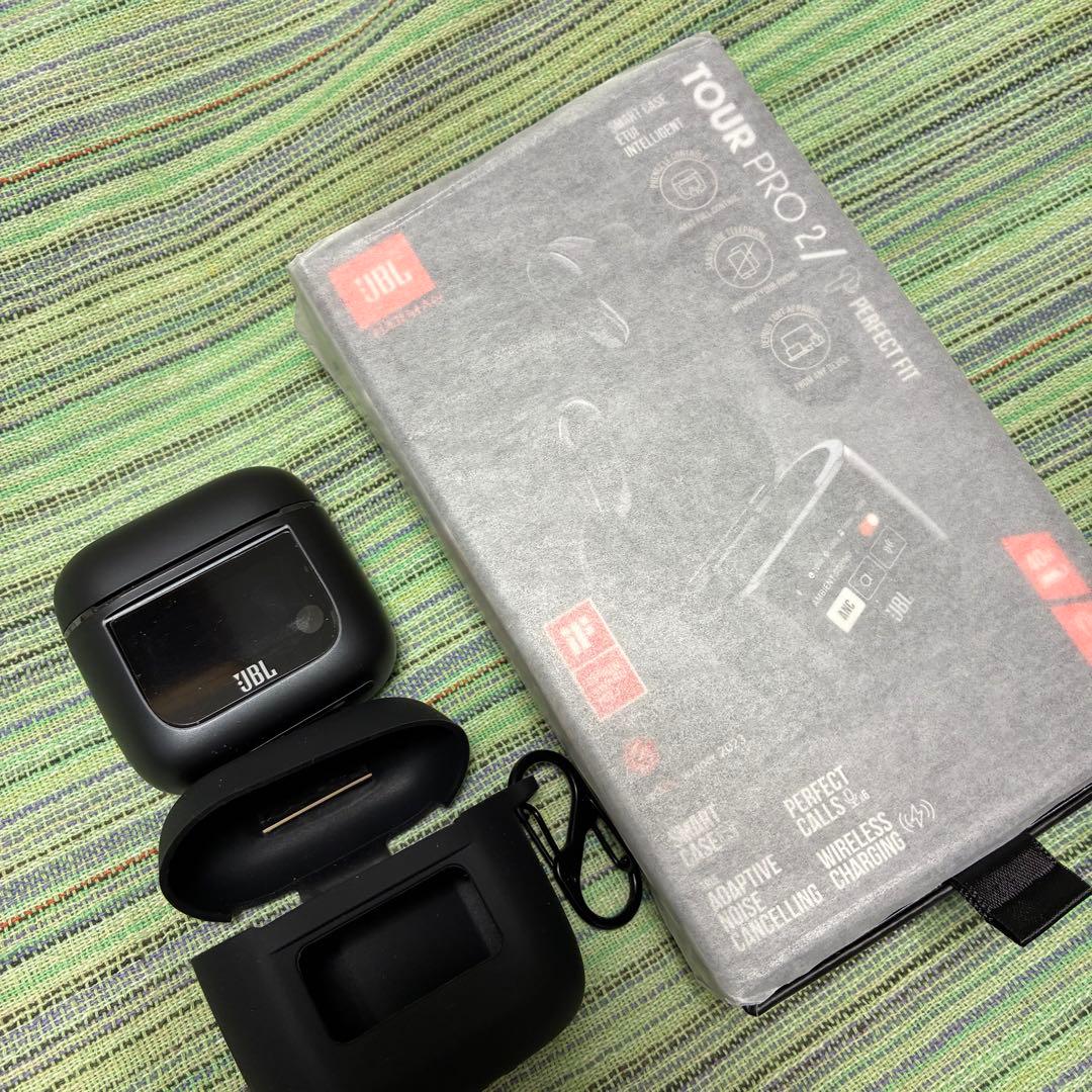 ほぼ未使用JBL TOUR PRO 2 ワイヤレスイヤホン ケース付