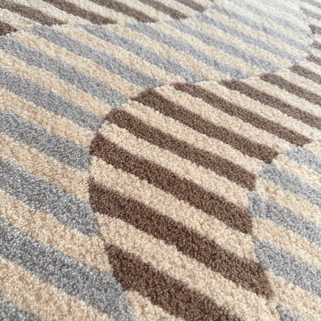 OKEJ×SSENSE限定 ベージュ&オフホワイトRipple ラグマット