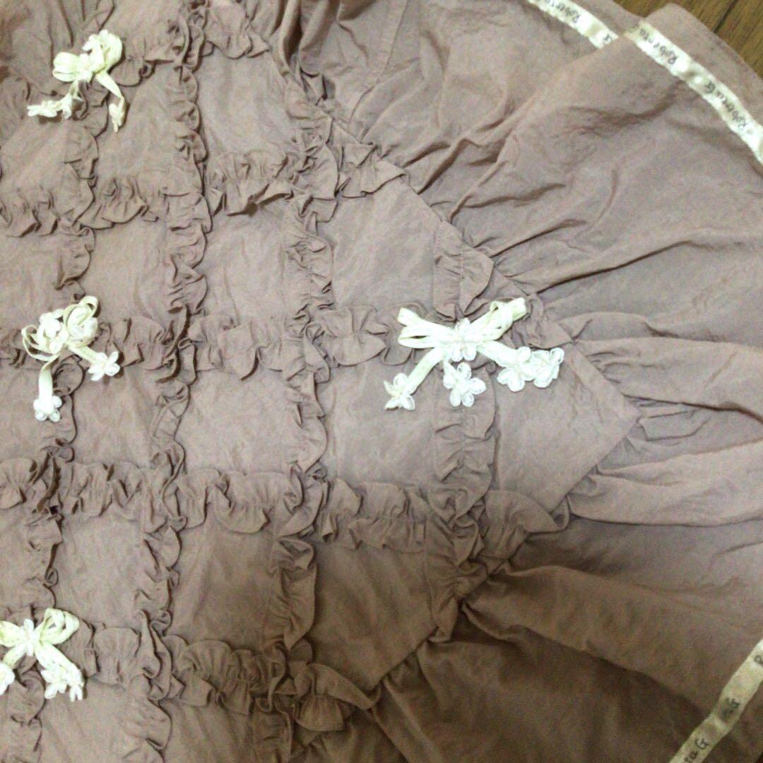 ロベルタガンドルフィ 新品未使用 フリルにリボン クッション.ティッシュカバー