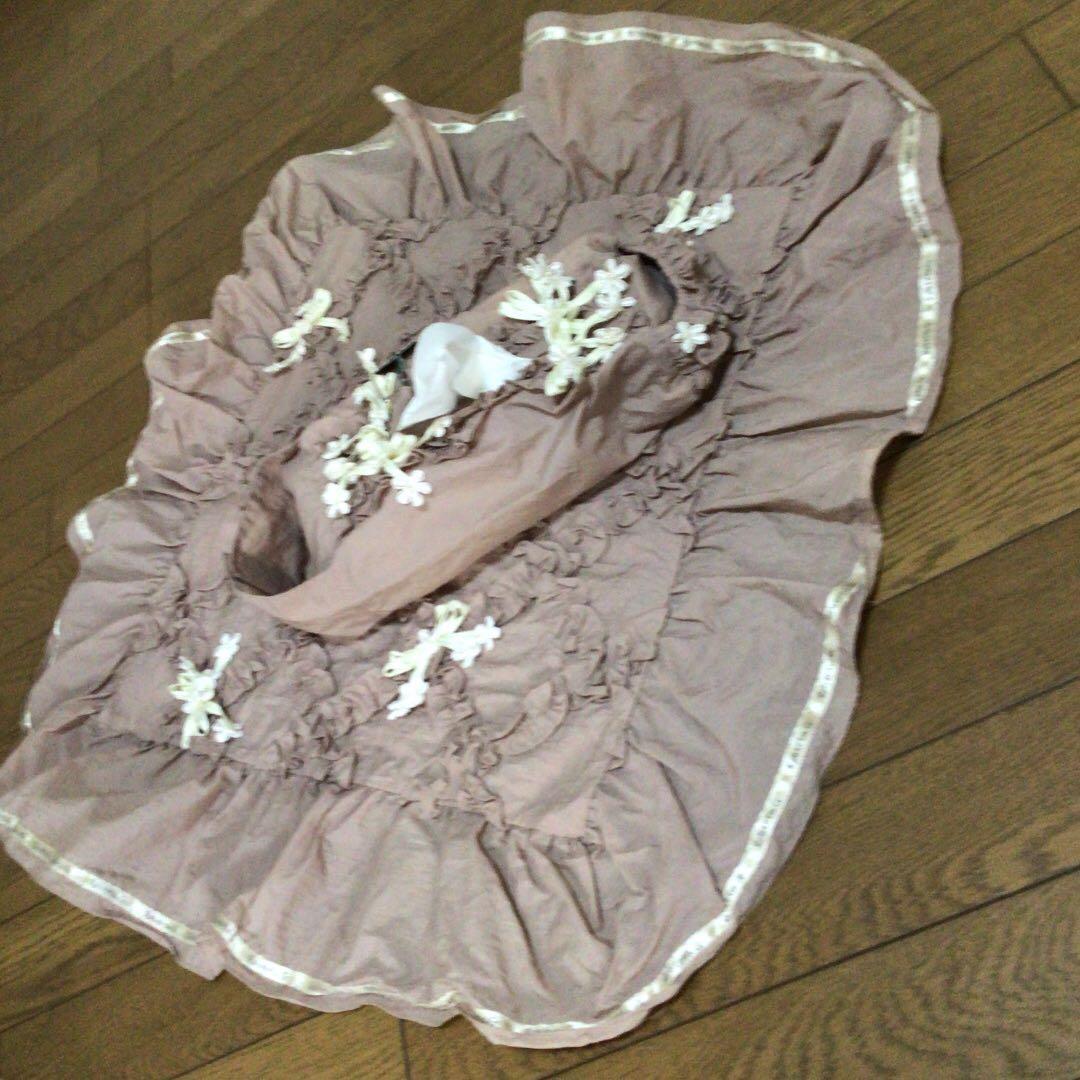 ロベルタガンドルフィ 新品未使用 フリルにリボン クッション.ティッシュカバー