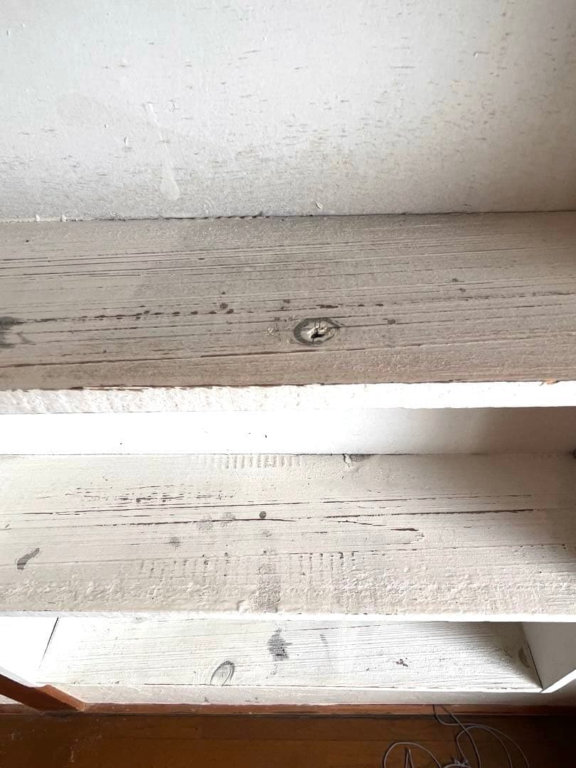 壁掛け木製シェルフ　アンティーク風