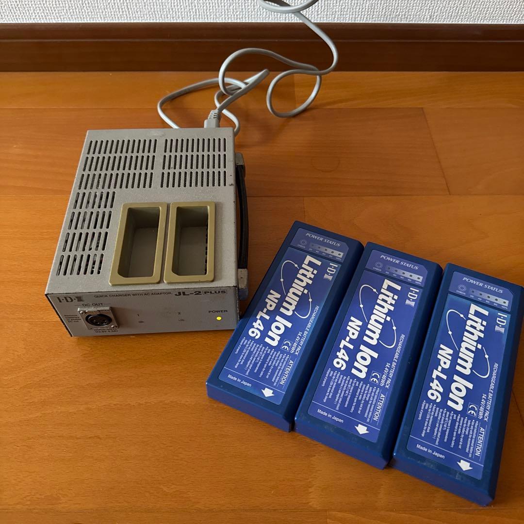 Victor 業務用ビデオカメラ GY-DV500 充電器付き