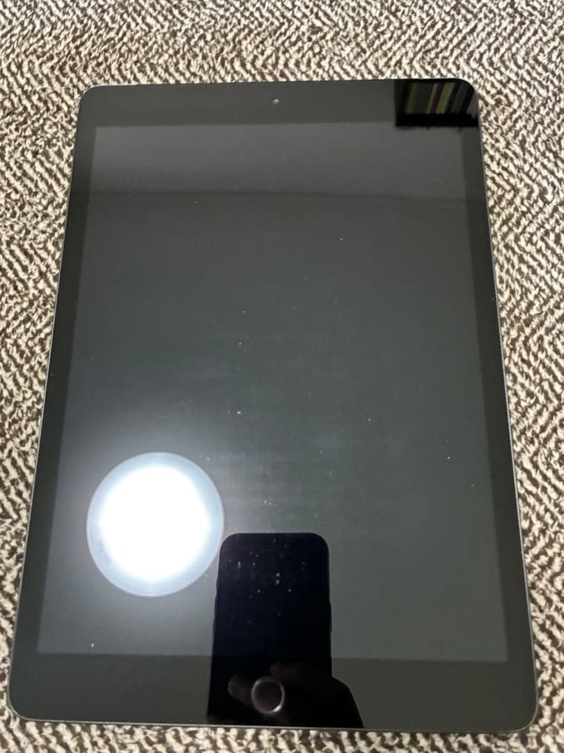 Apple iPad 第８世代 スペースグレー 本体