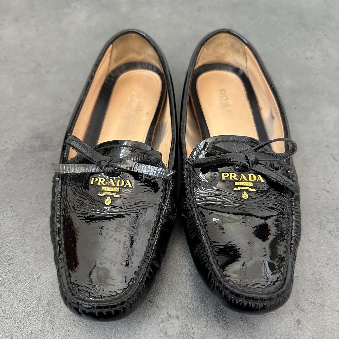 PRADA ドライビングシューズ　ローファー　パテントレザー　ゴールドロゴ金具