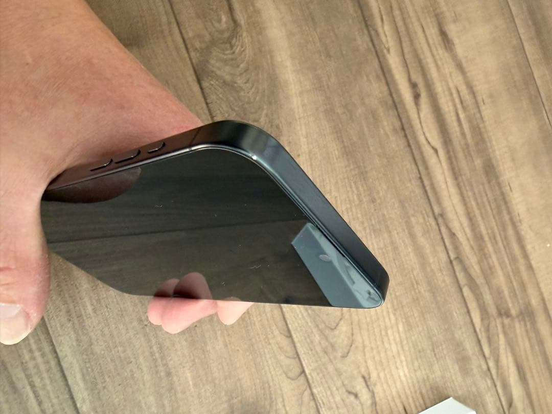 アリフ　Apple iPhone 15 Pro スペースブラック 本体